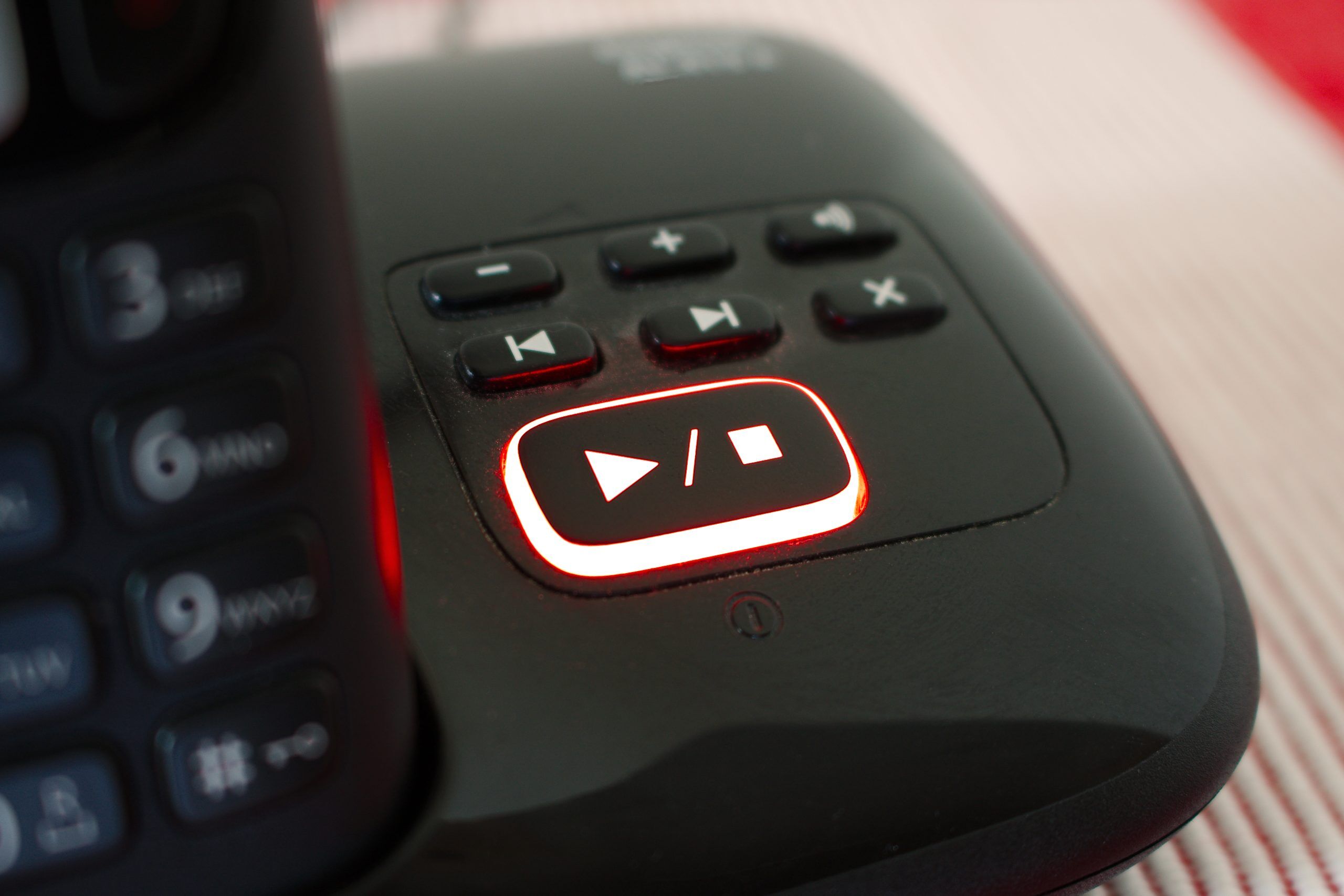 Stemacteurs opgelet: ook door u ingesproken voicemailberichten kunnen auteursrechtelijk beschermd zijn!